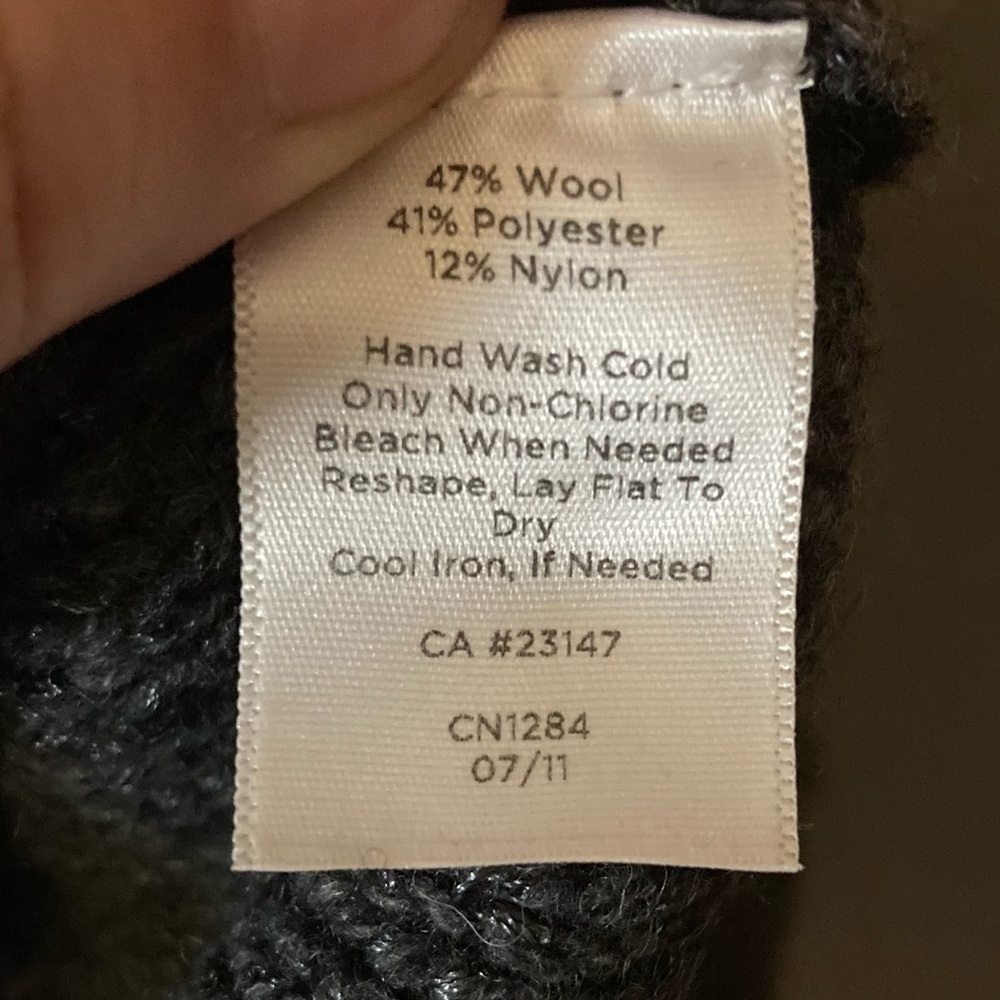 Talbots Gray Sequin Pullover
Women’s Crew Neck Wool Blend Sweater Size Small - Picture 6 of 14